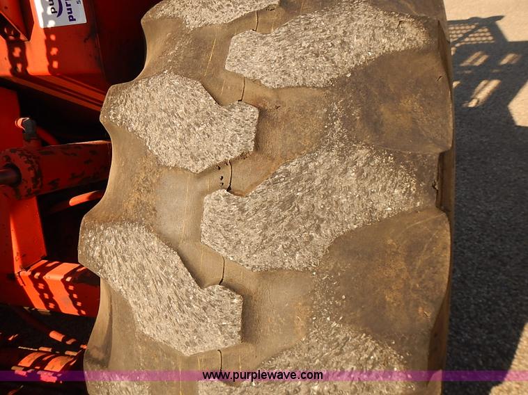 image for item J3046 1986 John Deere 482C forklift