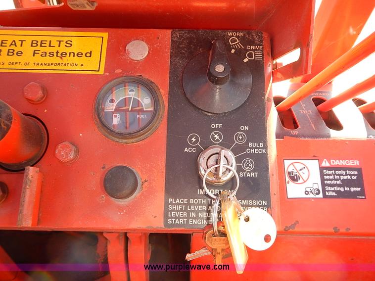 image for item J3046 1986 John Deere 482C forklift