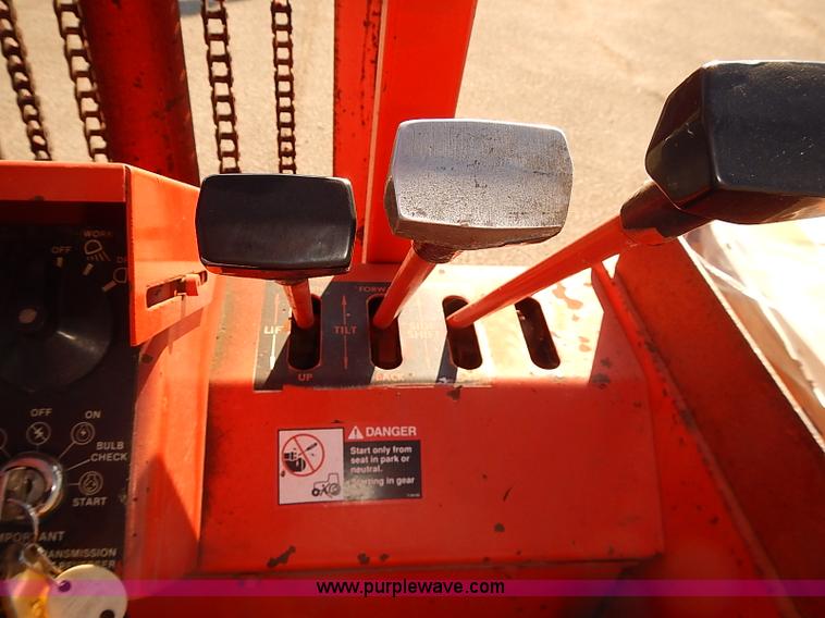 image for item J3046 1986 John Deere 482C forklift