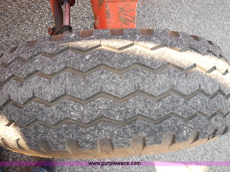 image for item J3046 1986 John Deere 482C forklift