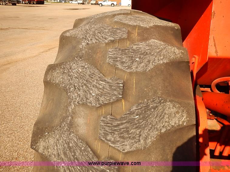 image for item J3046 1986 John Deere 482C forklift