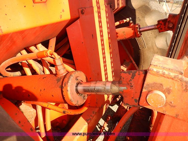 image for item J3046 1986 John Deere 482C forklift