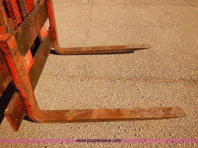 image for item J3046 1986 John Deere 482C forklift