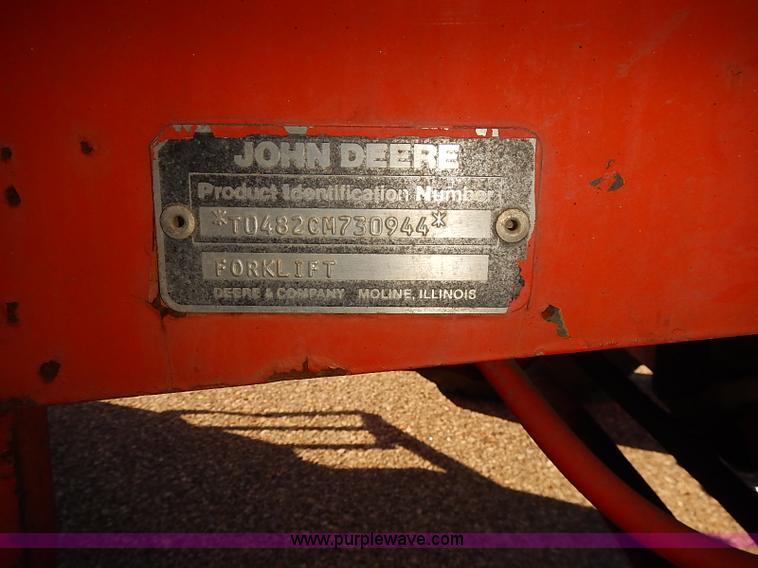 image for item J3046 1986 John Deere 482C forklift