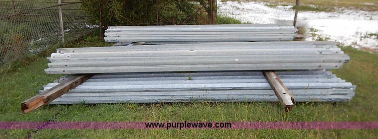 image for item J3048 Assorted guard rail and posts