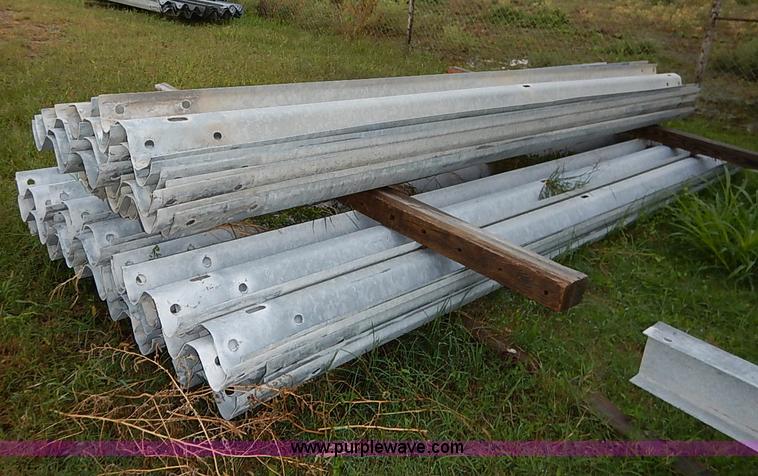 image for item J3048 Assorted guard rail and posts