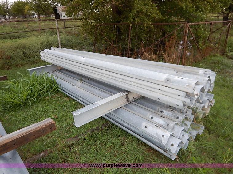 image for item J3048 Assorted guard rail and posts