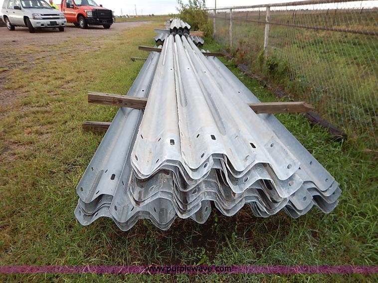 image for item J3048 Assorted guard rail and posts