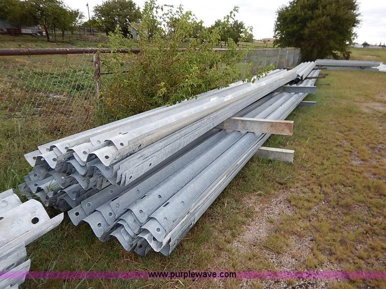 image for item J3048 Assorted guard rail and posts