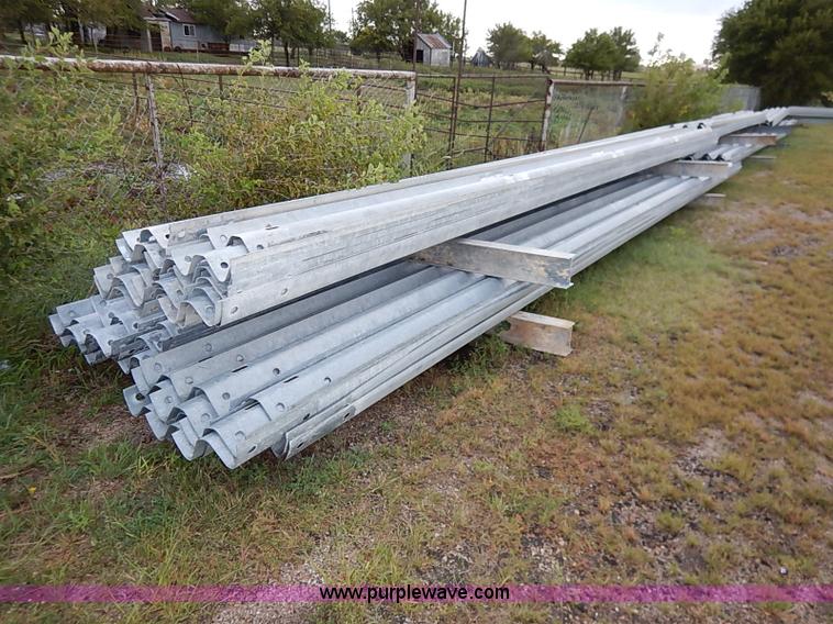 image for item J3048 Assorted guard rail and posts