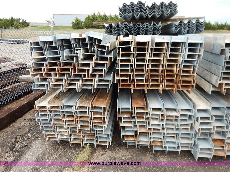 image for item J3050 Assorted guard rail and posts