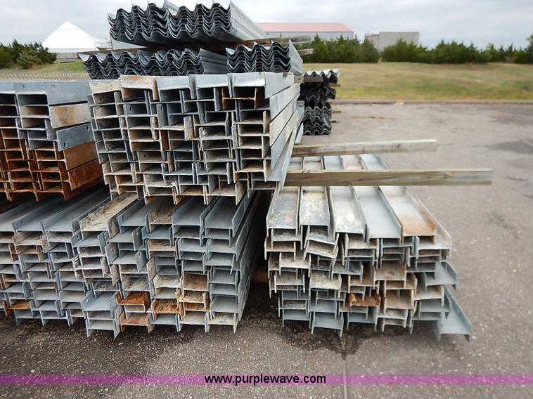 image for item J3050 Assorted guard rail and posts