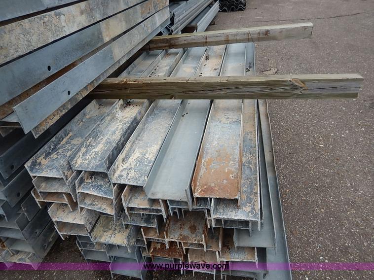 image for item J3050 Assorted guard rail and posts