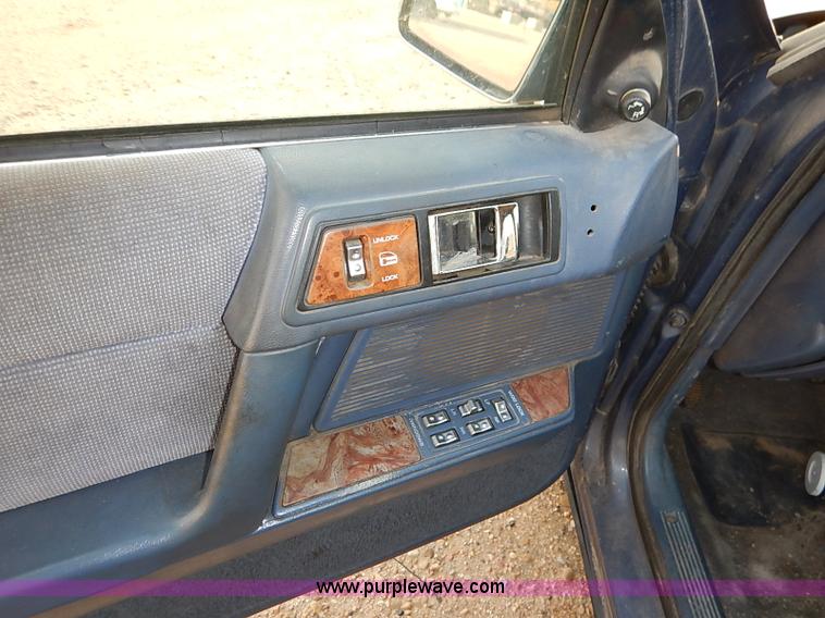 image for item I5412 1993 Chrysler Lebaron LE