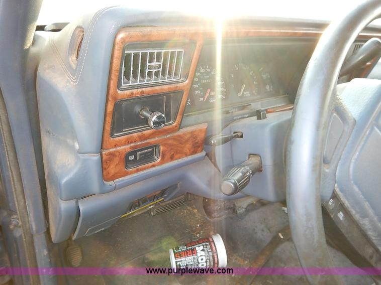 image for item I5412 1993 Chrysler Lebaron LE