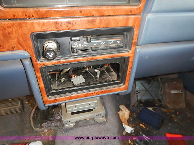 image for item I5412 1993 Chrysler Lebaron LE