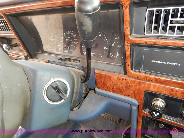 image for item I5412 1993 Chrysler Lebaron LE