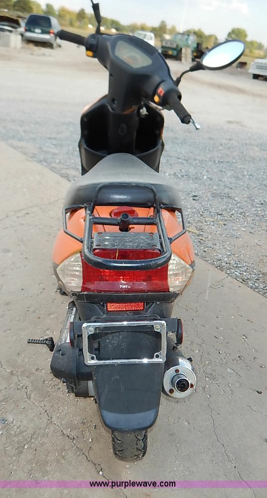 image for item I5413 2013 Basham moped