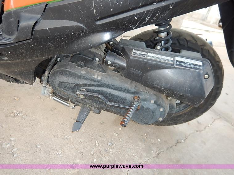 image for item I5413 2013 Basham moped