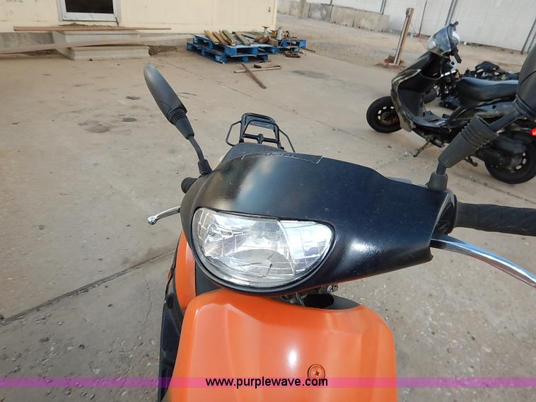 image for item I5413 2013 Basham moped