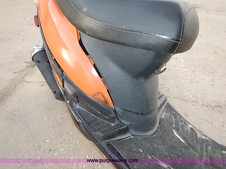 image for item I5413 2013 Basham moped