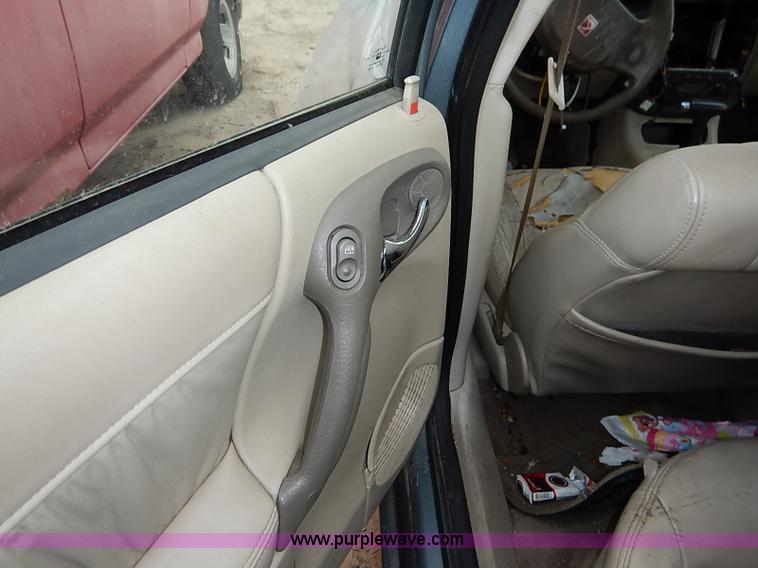 image for item I5414 2003 Saturn L300