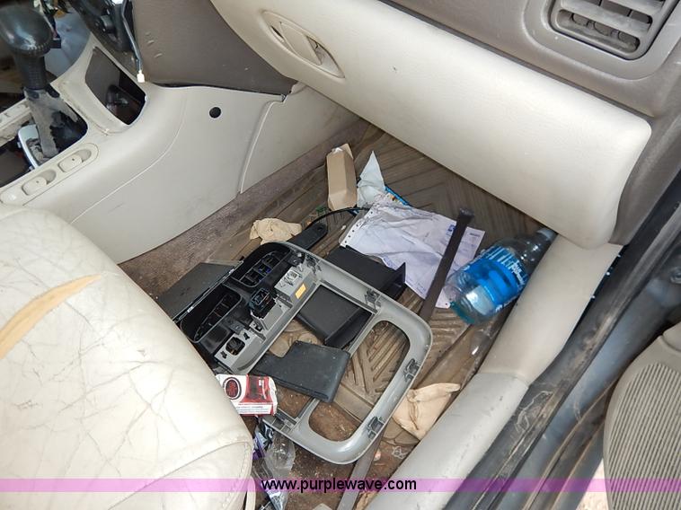 image for item I5414 2003 Saturn L300