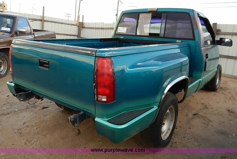 image for item I5415 1992 Chevrolet 1500 pickup truck