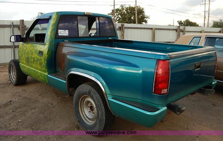 image for item I5415 1992 Chevrolet 1500 pickup truck