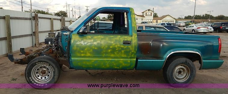 image for item I5415 1992 Chevrolet 1500 pickup truck
