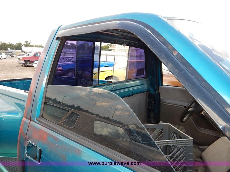 image for item I5415 1992 Chevrolet 1500 pickup truck