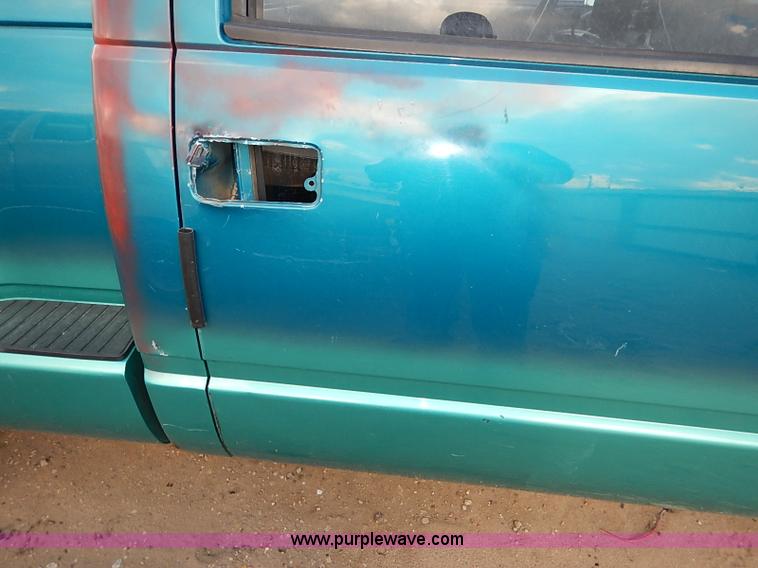 image for item I5415 1992 Chevrolet 1500 pickup truck