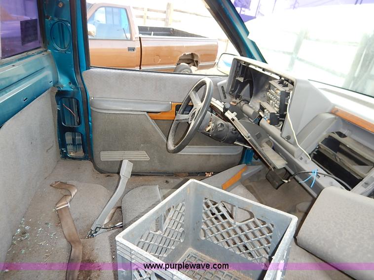 image for item I5415 1992 Chevrolet 1500 pickup truck