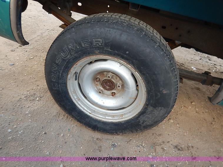 image for item I5415 1992 Chevrolet 1500 pickup truck