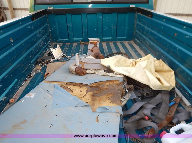 image for item I5415 1992 Chevrolet 1500 pickup truck