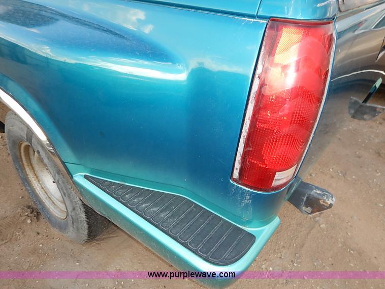 image for item I5415 1992 Chevrolet 1500 pickup truck