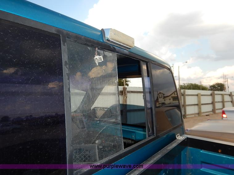 image for item I5415 1992 Chevrolet 1500 pickup truck