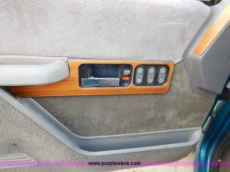 image for item I5415 1992 Chevrolet 1500 pickup truck