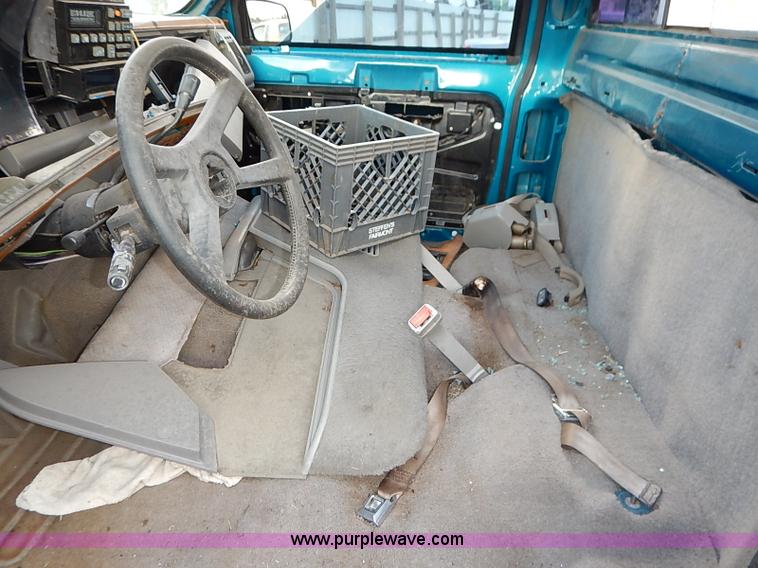 image for item I5415 1992 Chevrolet 1500 pickup truck