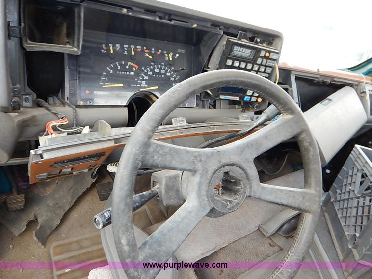 image for item I5415 1992 Chevrolet 1500 pickup truck