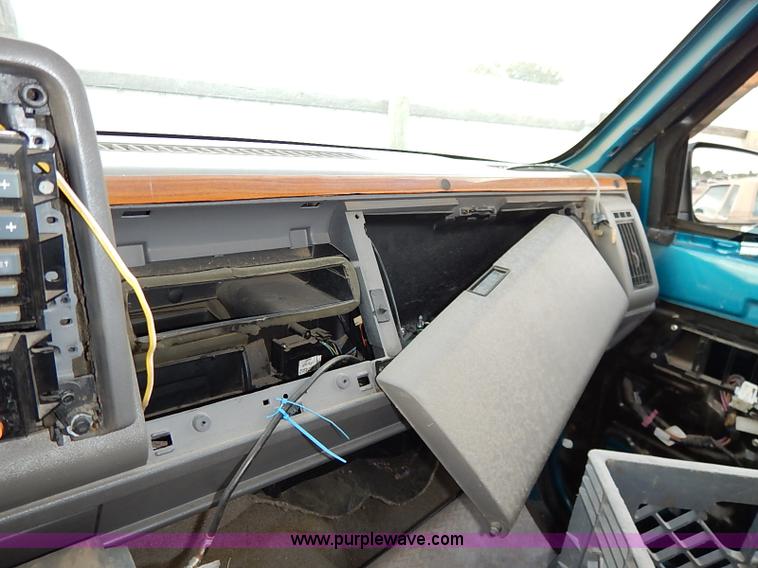 image for item I5415 1992 Chevrolet 1500 pickup truck