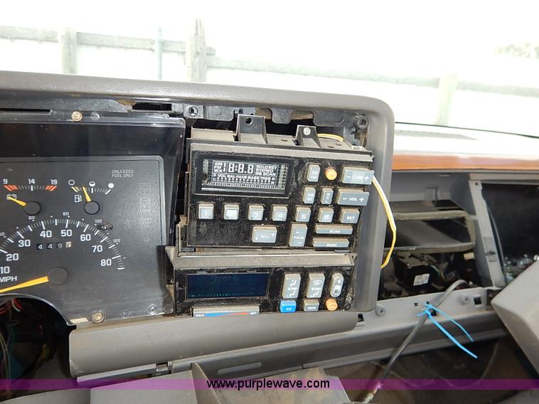 image for item I5415 1992 Chevrolet 1500 pickup truck