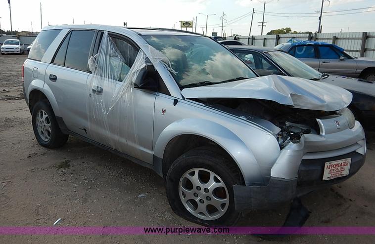 image for item I5419 2004 Saturn Vue SUV