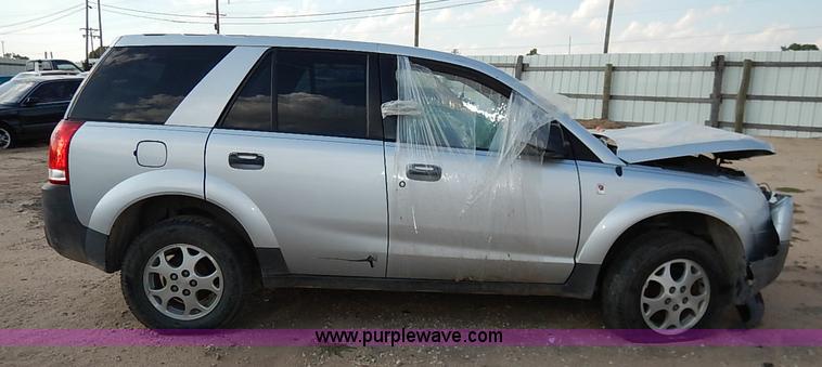 image for item I5419 2004 Saturn Vue SUV