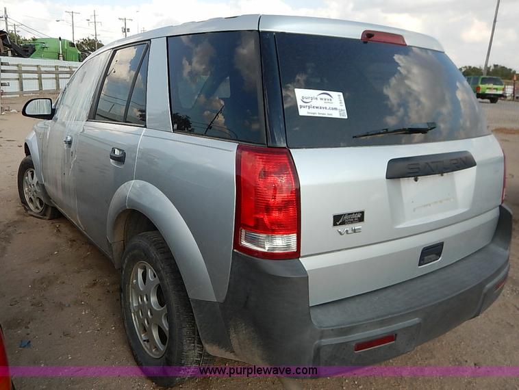 image for item I5419 2004 Saturn Vue SUV