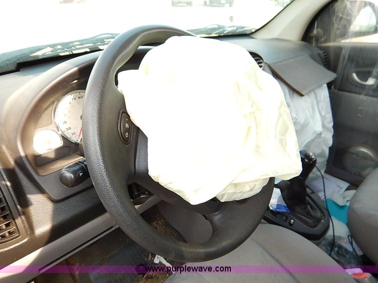 image for item I5419 2004 Saturn Vue SUV