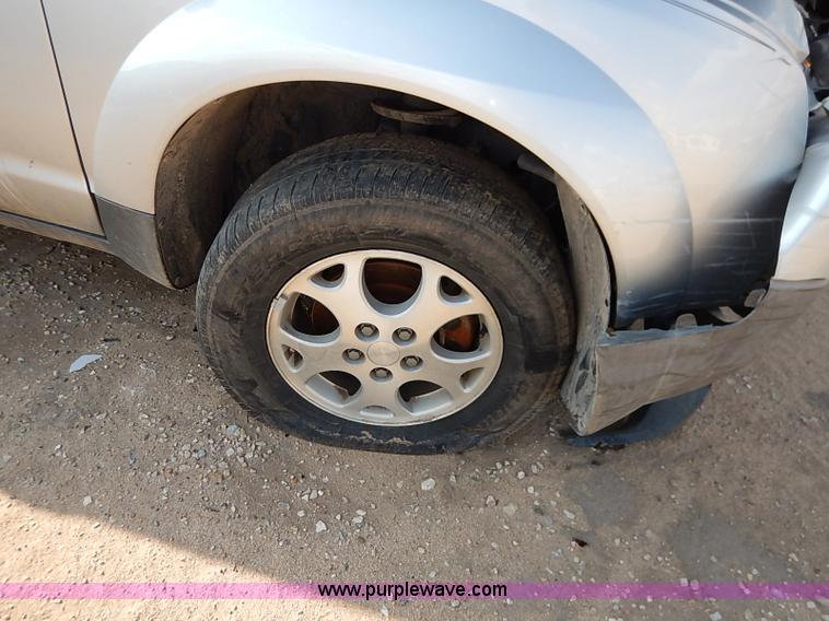 image for item I5419 2004 Saturn Vue SUV