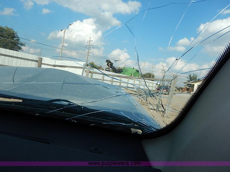 image for item I5419 2004 Saturn Vue SUV