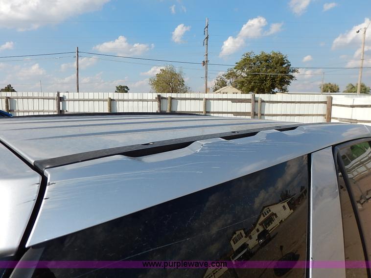 image for item I5419 2004 Saturn Vue SUV