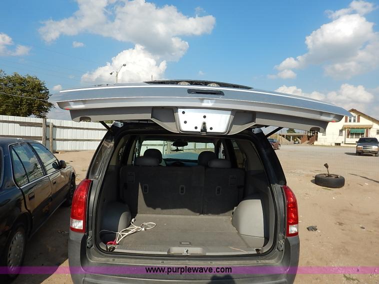 image for item I5419 2004 Saturn Vue SUV
